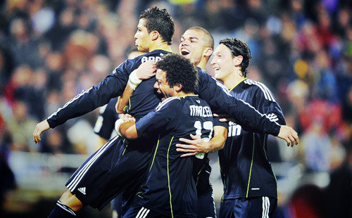 Here we go again - Marcelo&rsquo;s hugs really express pure happiness and are