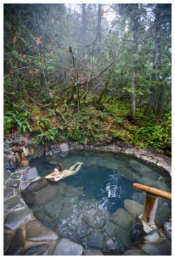 ayearofdeepcreek:  soakingspirit:  soakingspirit:   delcomyn19 Breitenbush, OR  U.S.A.. By mattdelcomyn  The gentlest of the Breitenbush meadow pools, with the most elaborate rock work (she is leaning on the arm rest of a hot spring “chair” just