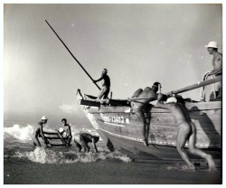 loverofbeauty:  yoshiyuki iwase: fishermen 