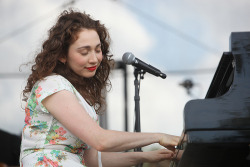 fuckyeahchickmusicians:  Regina Spektor (submitted