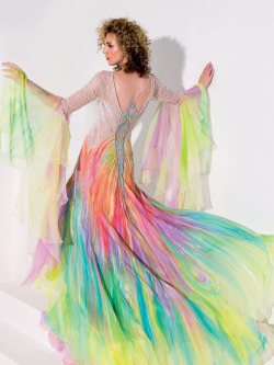 Silentbliss:  This Dress Is Gorgeous And I Want It!! It’s By A Czechoslovakian