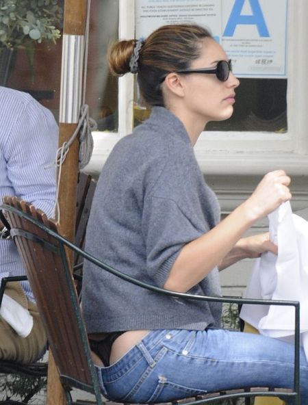 visiblethongbabes:  Kelly Brook shows some whaletail …