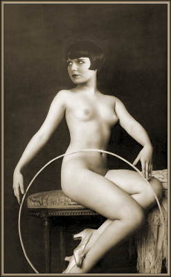 wickedknickers:  Louise Brooks by Alfred Cheney Johnston (Ziegfeld Follies) 