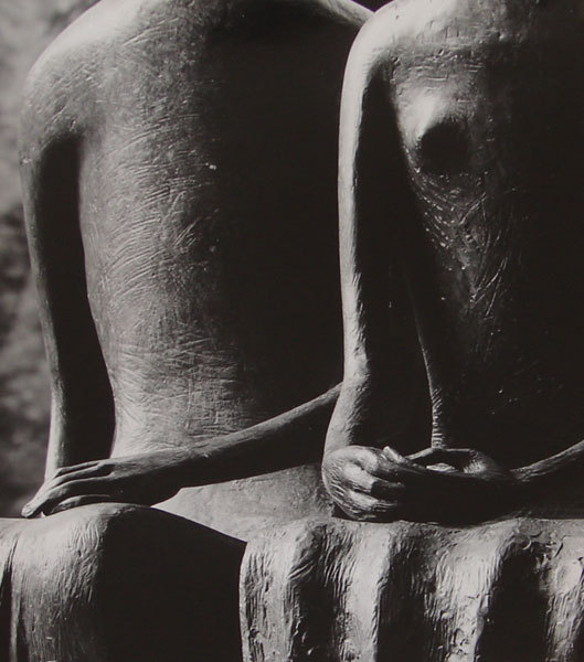 Tibor Honty
Sculpture d’Henry Moore, détail, 1960s
Thanks to regardintemporel .