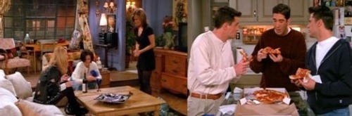  Rachel: O Ross me beijou!Monica: Ah meu Deus, ah meu Deus, ah meu Deus!Rachel: Foi inacreditável.Phoebe: Tá, eu quero saber de tudo! (…)Rachel: Começou intenso, e depois foi ficando… mais apaixonado.Monica: Ah meu Deus!Phoebe: E o que ele fez?
