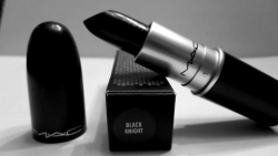 malinax:  My friend offered me black lipstick