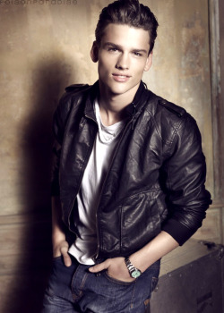 poisonparadise:  Simon Nessman | By: Hunter &amp; GattiBlanco | Fall 2010  