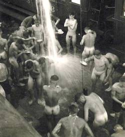 aussielicious:  Communal showers are so good. Why did they disappear??