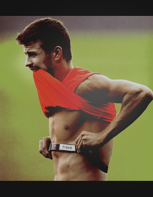 To all Piqué fans. I know you’ll love this. (i’m also loving it…)