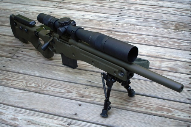 bolt-carrier-assembly:  demoralizingdanny:  Accuracy International covert  Oooh 