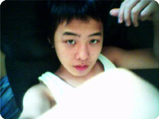 JIYONG PREDEBUT ANYONE? SRSLY THE GUY IS A CAM WHORE. WHO CARES RIGHT? WHERE DID I EVEN GOT THIS STUFF?