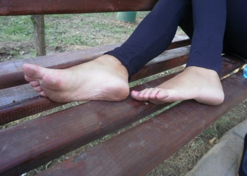 Nice amateur feet on bench.