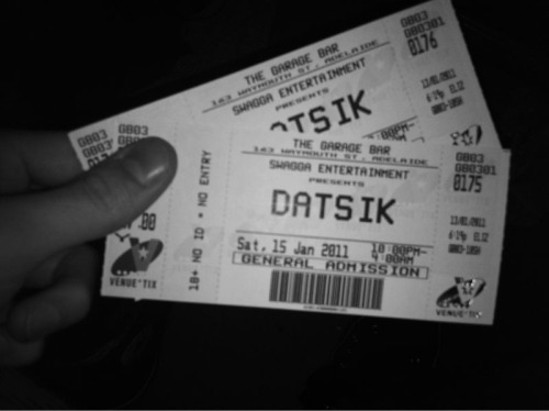 eleven-eleven-wish:  My first Dubstep show :D  jealousss