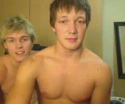 happypenisdudes:  Friends fucking on cam4