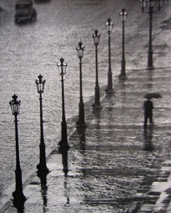 luzfosca:  André Kertész Place Gambetta, Paris,