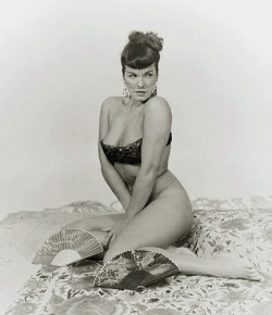 vintagegal:  Bettie Page 