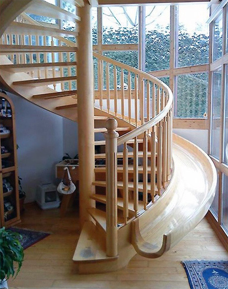 damnedeternally:  Oh to slide down the slide and be fucked hard at the bottom! sweethomestyle: