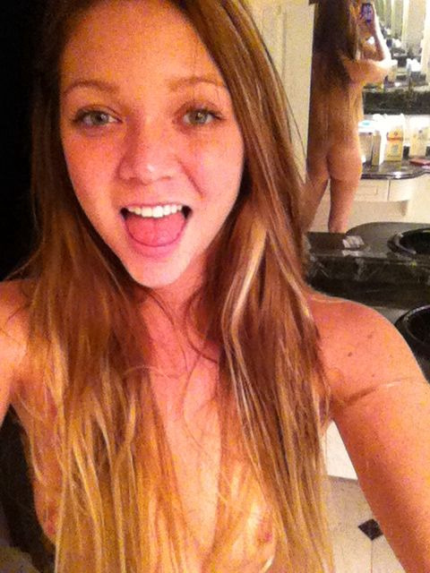 jessieandrews:  My bootay in the back!