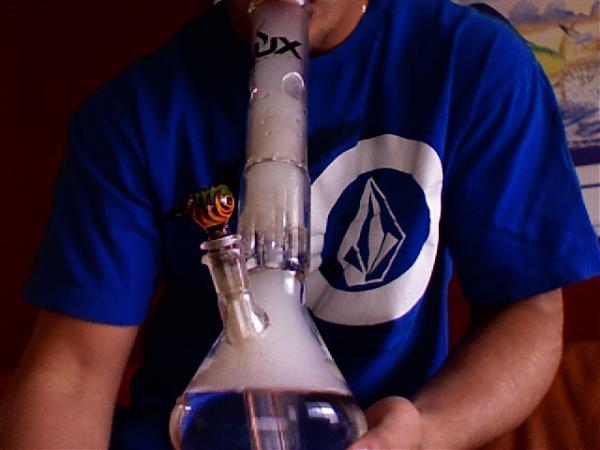 † Bong Smoker †