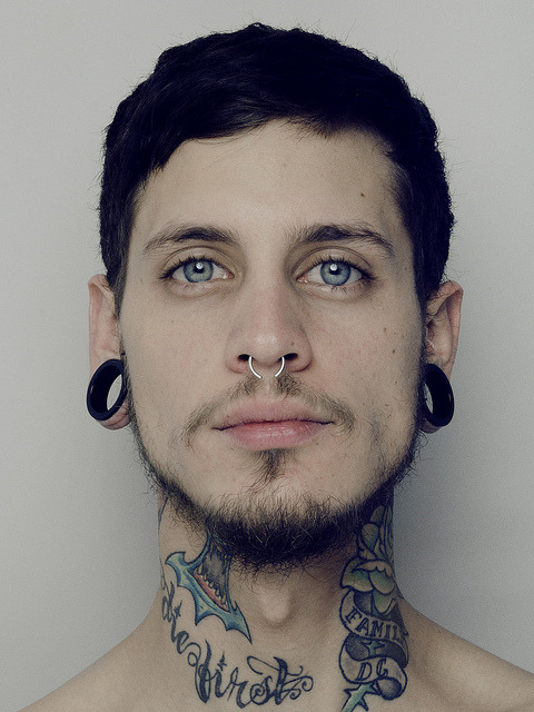 chadleymacguff:  thesetimesarecrazy:  ffrostbite:  oh my those eyes.  hdbufeijfknehbnjegkm