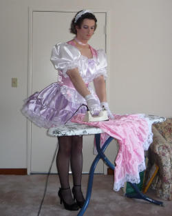 cuckoldsissybecka:  A sissy wife doing what