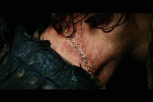 A deleted scene from The Return of the King where you see how heavy a burden the ring was for Frodo.