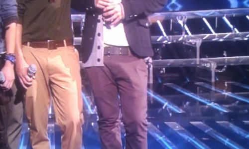 svrfox: One Direction on X Factor Harry’s Boner