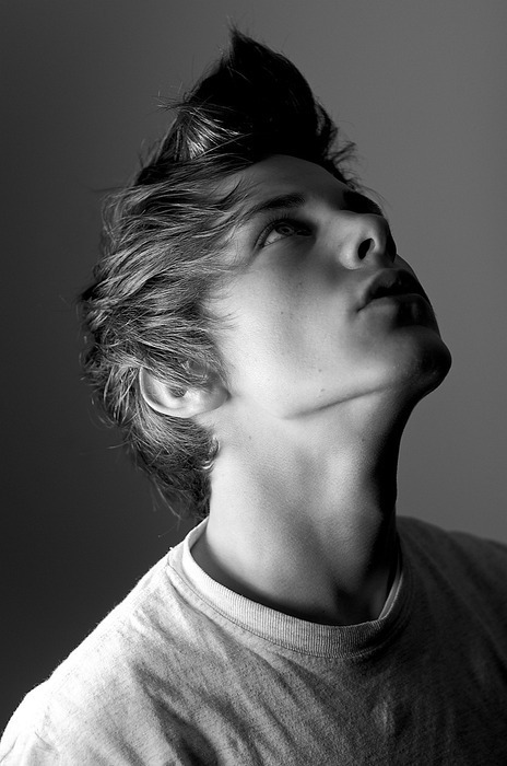 cuteguyss:  posted by: willthestarsevershinetonight 