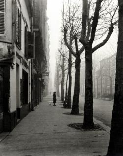 luzfosca:  Louis Stettner Avenue de Chatillon, Paris, 1949 Thanks to regardintemporel 