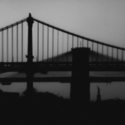 refugado:  ckck:  Two bridges and a lady,