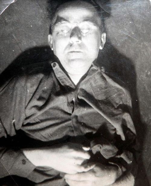 jonwithabullet: This photograph of Nazi death camp overlord Heinrich Himmler was taken just minutes 