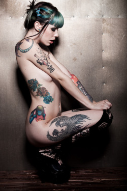 megabimbothings:  Hottest tattooed bimbo babe