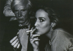 rollingstoned:  ANDY WARHOL et JERRY HALL (Studio 54, New York) (Via theneonangels)                      