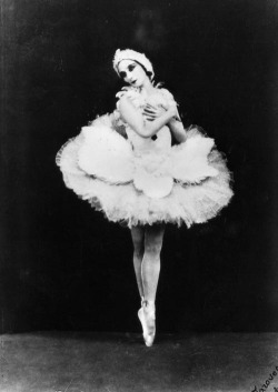 feuille-d-automne:  Anna Pavlova 