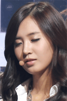 soshisone:  geniecity:  yulbutt:  Thanks to Heartbreakn for resizing the gif :)  oh so dreamy  that forever adorable cleft chin of yours &lt;3 