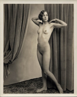 retrogasm:  Lovely vintage nude… 