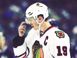 taytaytoews19:  tracyrobinson87:  pieat9fourteen:  Toews… WHAT ARE YOU DOING. being jonathan toews  Derp&lt;3   i think he’s trying to scratch his nose…but he just forgot where his nose is 
