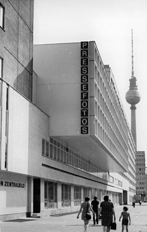kurfuerstendamned: Gebäude des ADN. The building of the Allgemeine Deutsche Nachrichtenagentur,