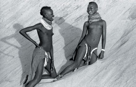 yagazieemezi:  Laughing Turkana Girls on Sand Dunes, Kenya by Mirella Ricciardi (1968)