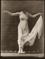 retrogasm:Vintage gif…of the great Eadweard Muybridge… you could make anumated gif’s of his images a
