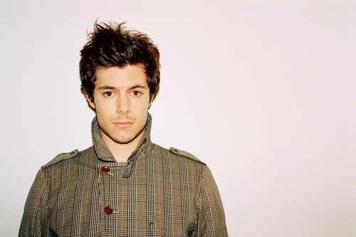 miss-sweettooth:  Adam Brody<3 