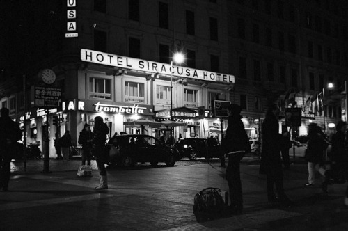 fuckyeahstreetlights:  Rome, February 2011 (via stefanomattia) 