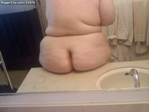 mdbryant18:  beautifulchubs:  He needs to be sitting on something else!  Yes he does hehe  Replace the counter with my face and that’d be just fine