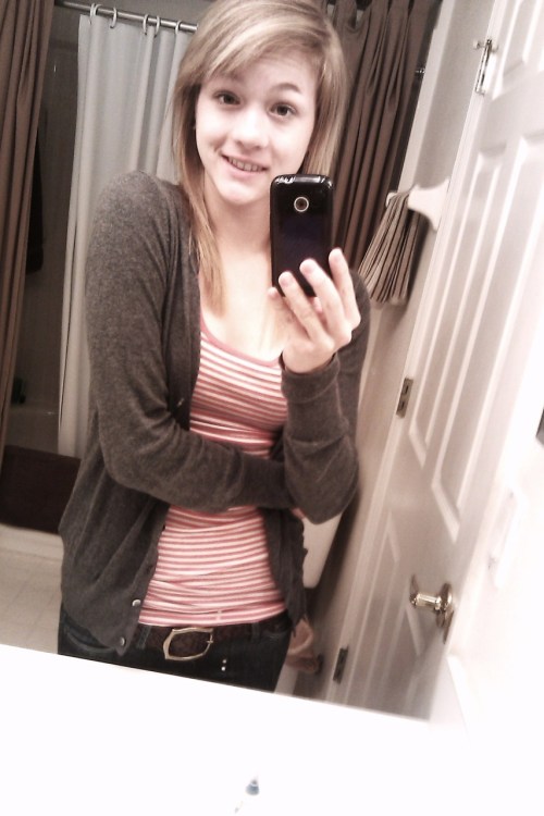 foxy-:  Hai new followers. This is me. The name’s Foxy. I live in Florida and good lord almighty I can’t wait to get out of here :-)   Hai guys. this is my one of my best friends, Victoria. aka Foxy. we live in Florida and good lord almighty we cant