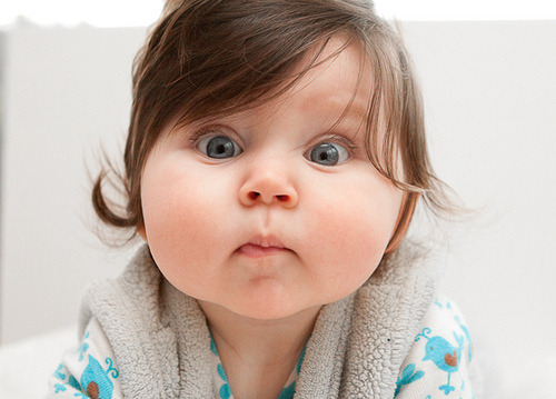  Senhor, eu com uma filha dessa mordia a bochecha dela o dia todo! 