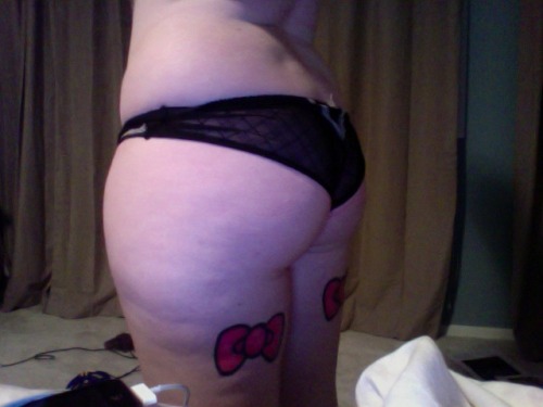 fuckingpandas:  i was admiring my ass in the mirror today.