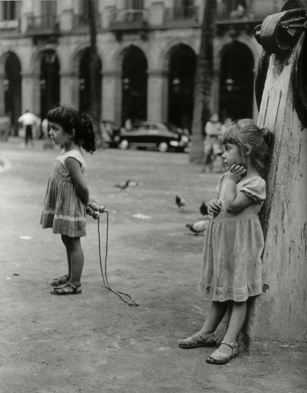 maudelynn:  Joan Colom La calle, Barcelona, 1958 