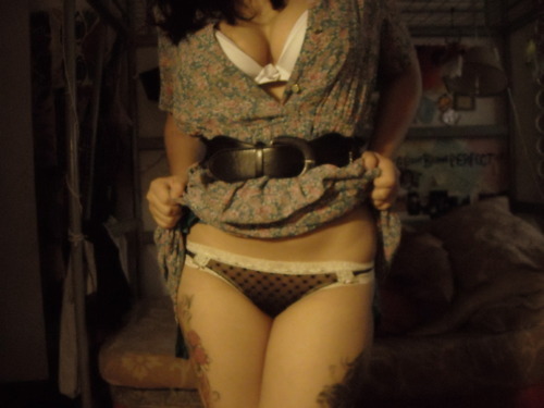 wickeddirty: And what a beautiful day it is! curveappeal:  learning to love my body