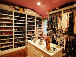 xabuton: the closet every girl wants
