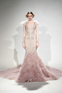 marvelousmatrimony:  Gorgeous Marchesa gown